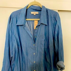 Loft plus size light denim blue blouse
